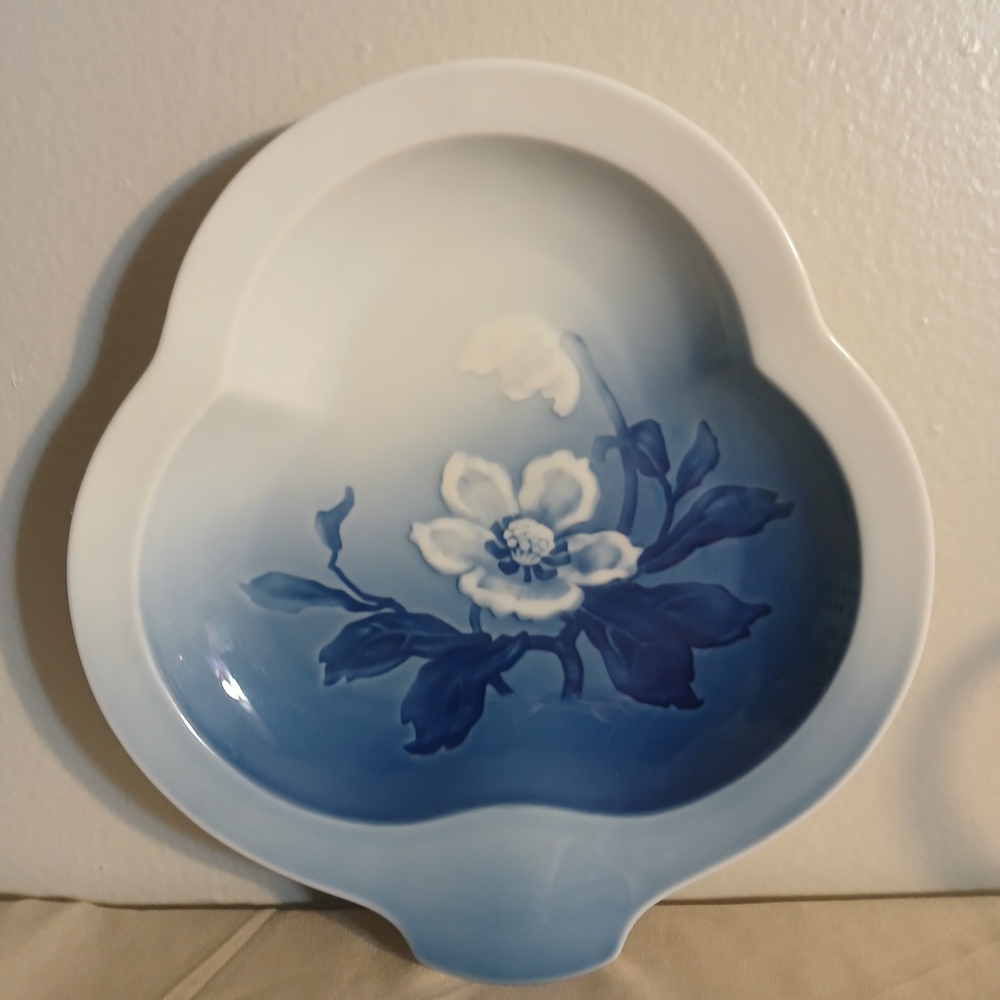 Blue Floral Decorative Serving Dish - Elegant Home Accent